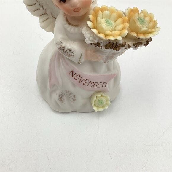 Vintage November Angel Figurine with Chrysanthemums 4" 1950s - Picture 6 of 7